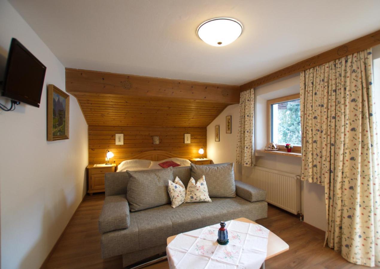Frühstückspension&Appartements Eugenie Kitzbühel Exterior foto