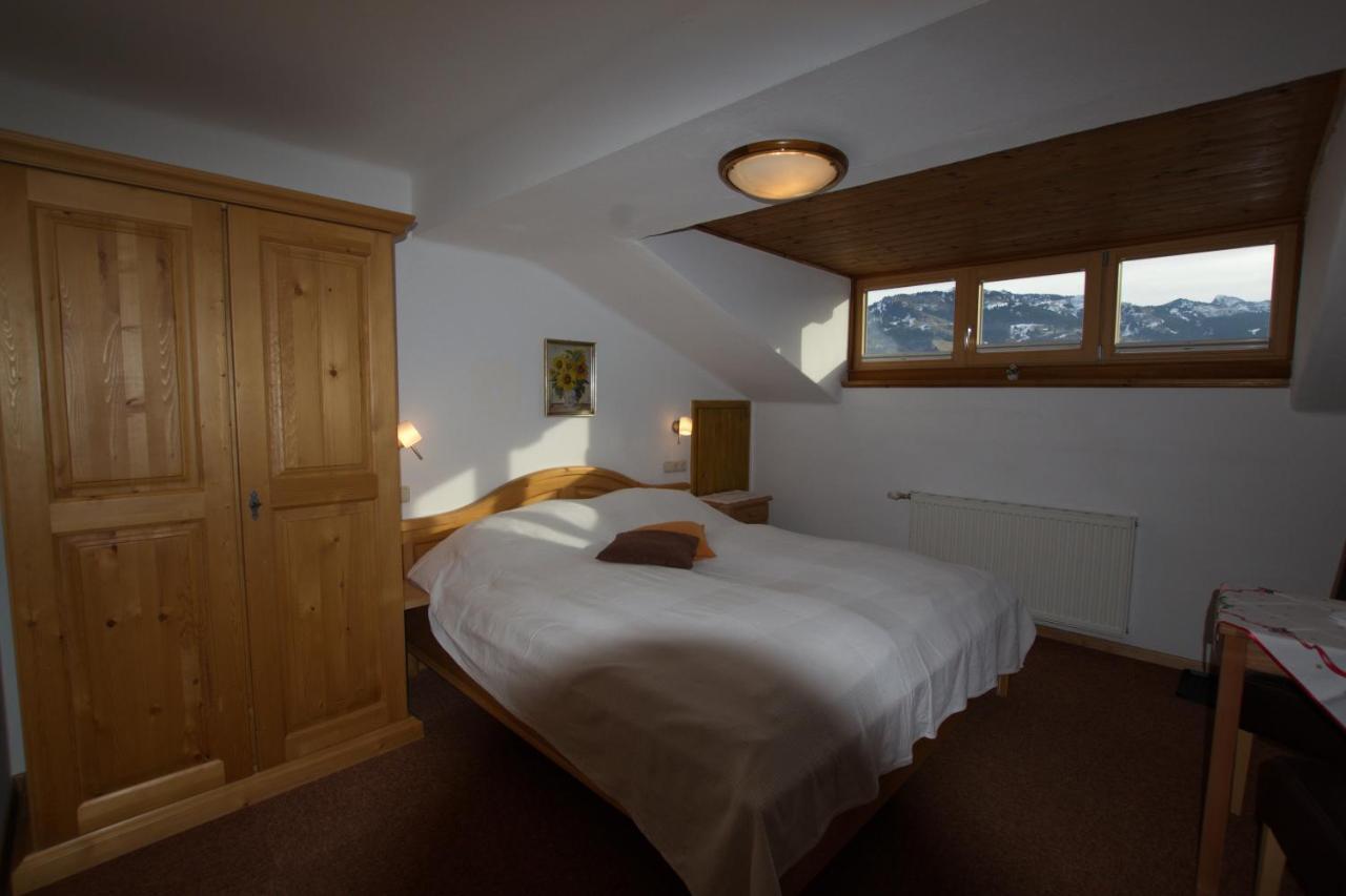 Frühstückspension&Appartements Eugenie Kitzbühel Exterior foto