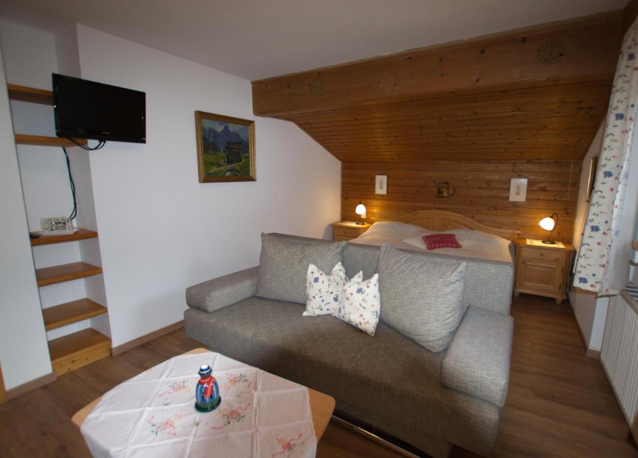 Frühstückspension&Appartements Eugenie Kitzbühel Exterior foto