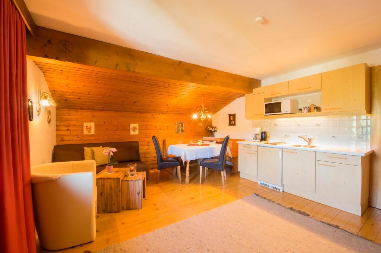 Frühstückspension&Appartements Eugenie Kitzbühel Exterior foto