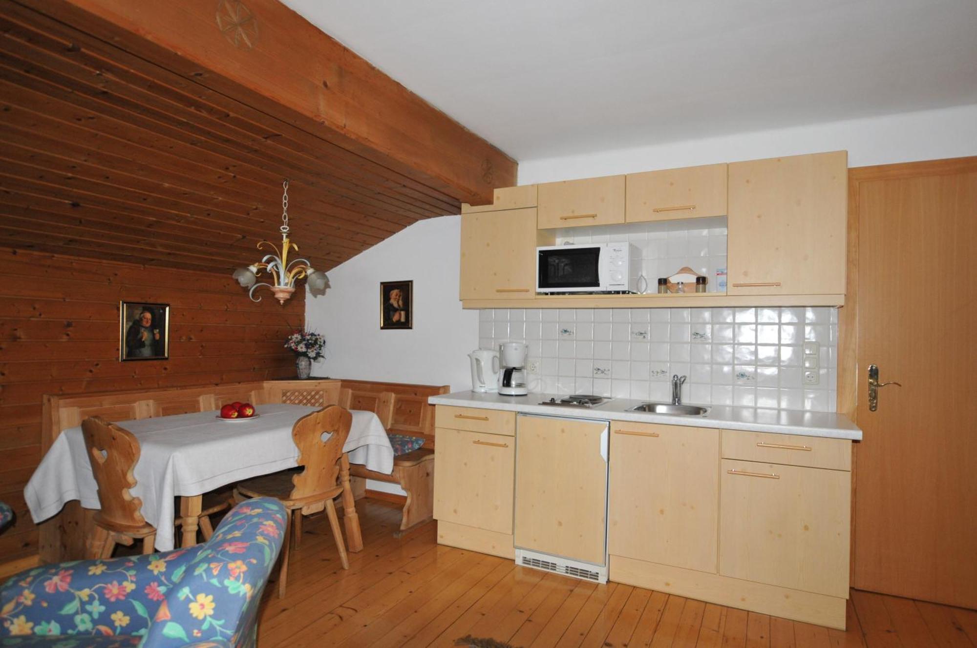Frühstückspension&Appartements Eugenie Kitzbühel Exterior foto
