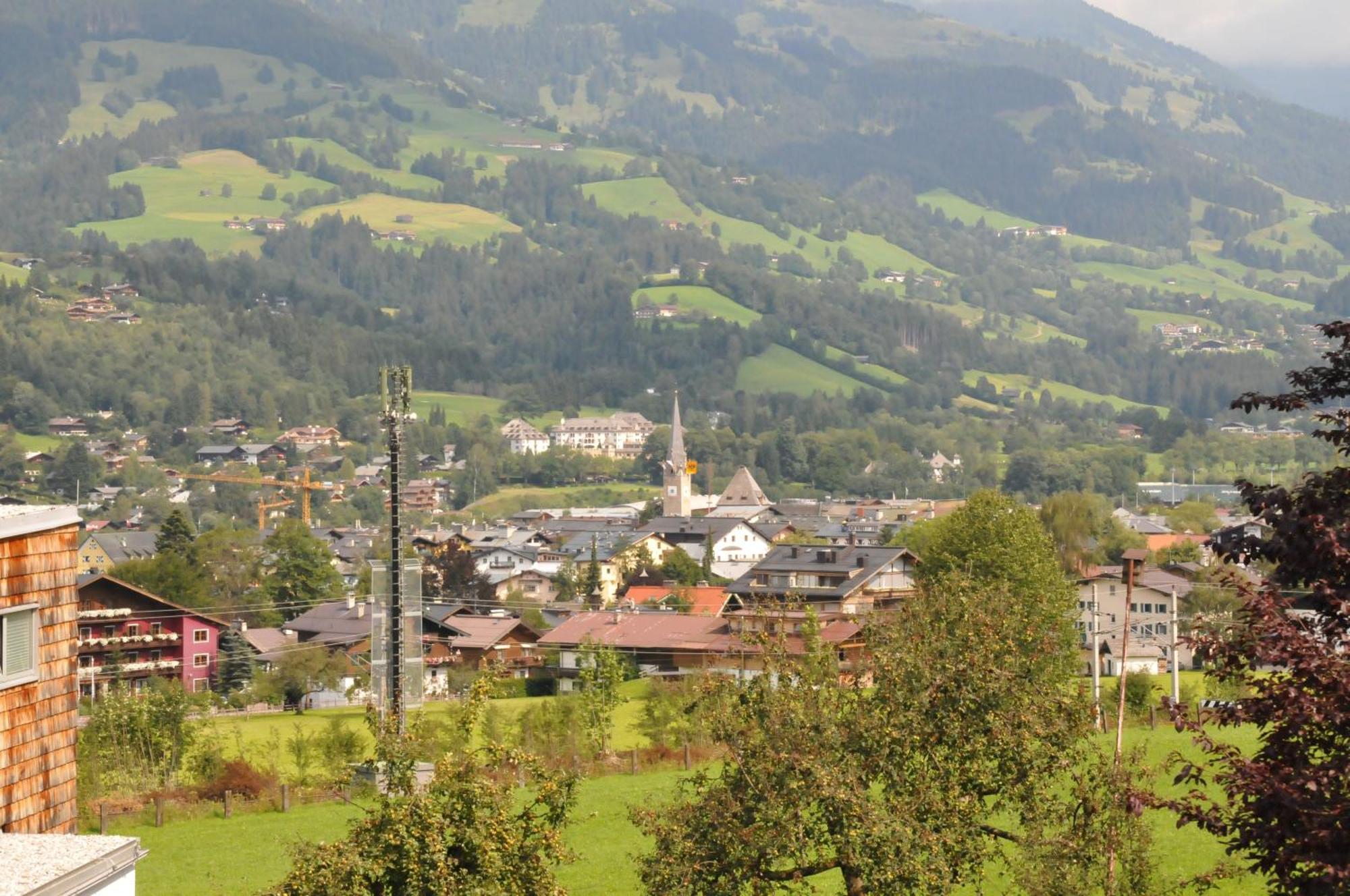 Frühstückspension&Appartements Eugenie Kitzbühel Exterior foto