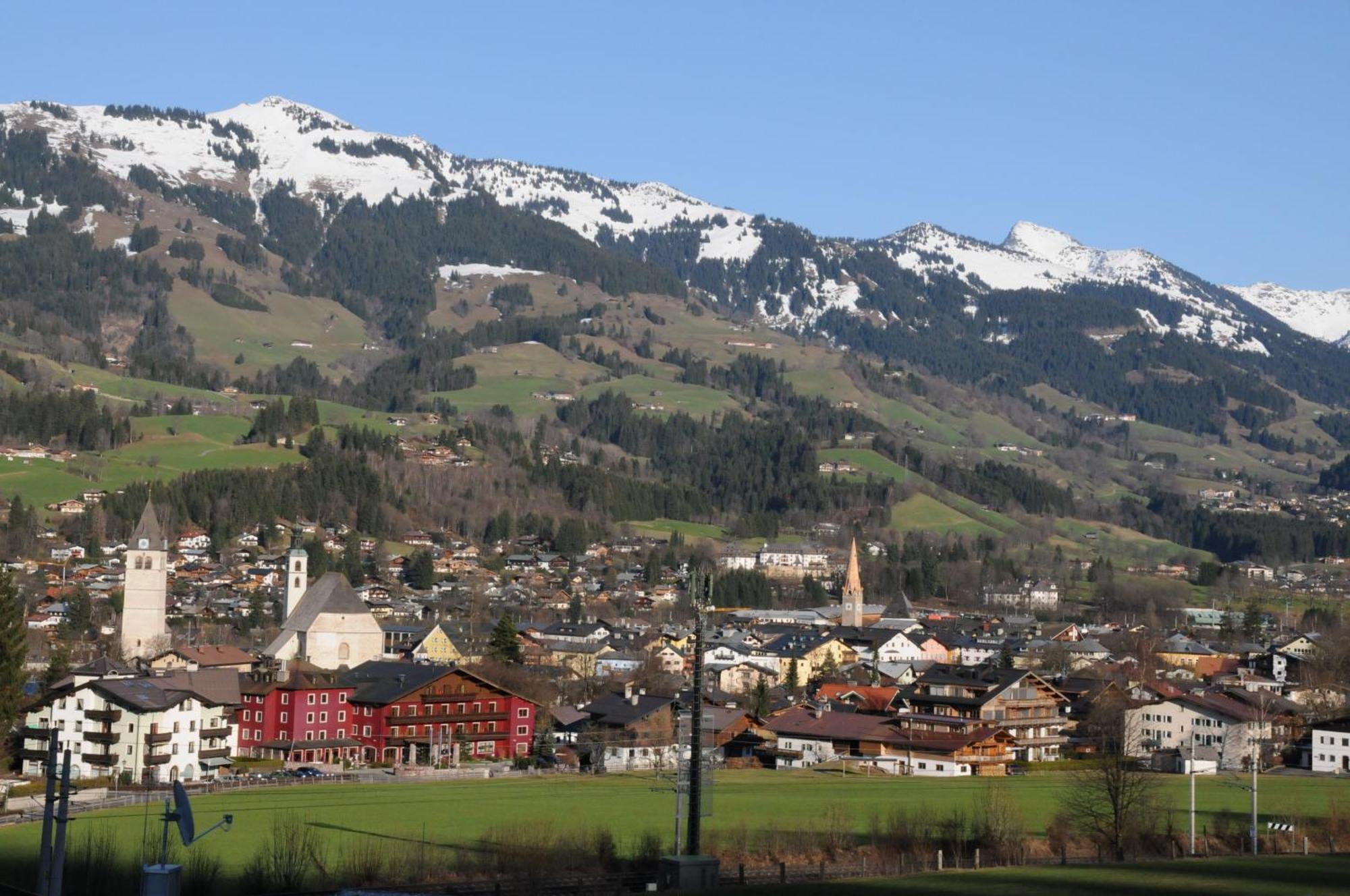 Frühstückspension&Appartements Eugenie Kitzbühel Exterior foto